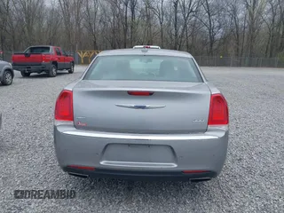 2018 Chrysler 300 Limited with VIN 2C3CCAKG3JH302274, listed as a IAAI auction lot 41802173 with 89,962 mi miles. Bid and sale history available at carsss.com. Image 17.