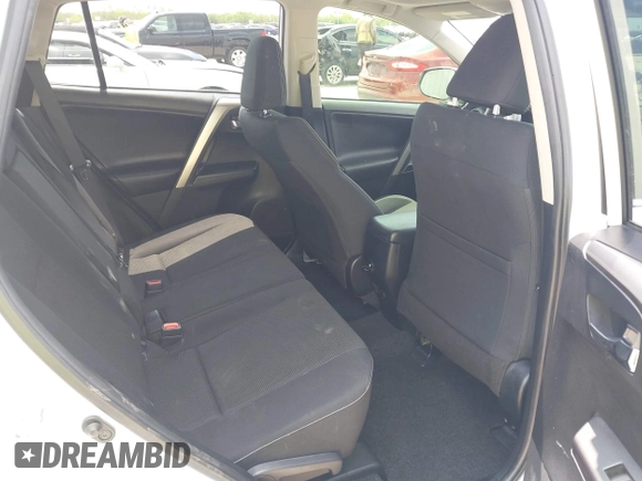 2018 Toyota RAV4 XLE с VIN JTMWFREV3JD121908, выставлен на аукционе IAAI как лот 42140675 с пробегом 114 819 миль миль и . История ставок и продаж доступна на DreamBid. Изображение 8.