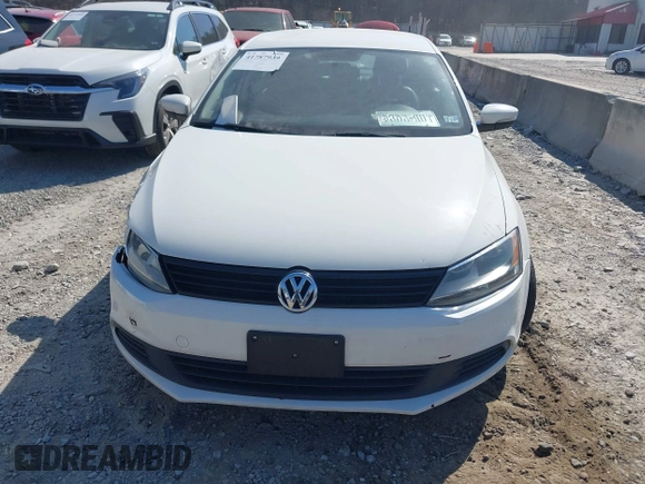 2014 Volkswagen Jetta Sedan SE w/Connectivity/Sunroof PZEV with VIN 3VWD17AJ5EM240340, listed as a IAAI auction lot 41787939 with 173,643 mi miles. Bid and sale history available at carsss.com. Image 12.