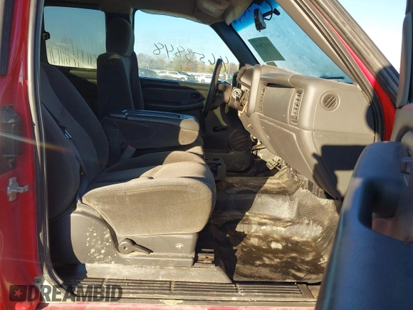 2006 Chevrolet Silverado 1500 Work Truck with VIN 1GCEC19X56Z256965, listed as a IAAI auction lot 40653848 with 254,976 mi miles. Bid and sale history available at carsss.com. Image 5.