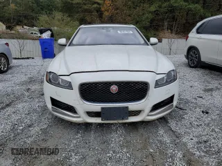 2016 Jaguar XF 35t Premium with VIN SAJBD4BV5GCY06116, listed as a Copart auction lot 82461924 with 98,609 mi miles and Clean Title. Bid and sale history available at carsss.com. Image 5.