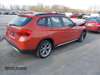 2013 BMW X1 xDrive28i z VIN WBAVL1C52DVR88401, wystawiony jako IAAI lot #42027278 z przebiegiem 123 115 mil mil oraz . Historia ofert i sprzedaży dostępna na DreamBid. Obrazek 4.