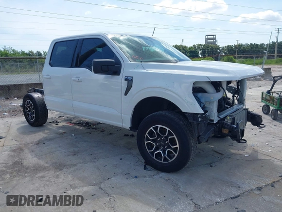 2021 Ford F-150 XL with VIN 1FTEW1EP6MFA68273, listed as a IAAI auction lot 42726285 with 33,989 mi miles and . Bid and sale history available at DreamBid. Image 1.