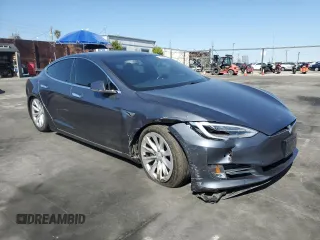 2019 Tesla Model S 75D with VIN 5YJSA1E2XKF305595, listed as a Copart auction lot 51838965 with Not provided miles and Salvage title. Bid and sale history available at DreamBid. Image 4.