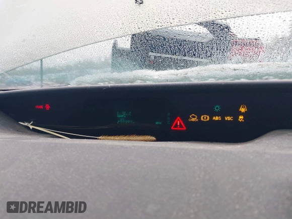 2005 Toyota Prius z VIN JTDKB20U553015603, wystawiony jako IAAI lot #41753696 z przebiegiem 299 999 mil mil oraz . Historia ofert i sprzedaży dostępna na DreamBid. Obrazek 7.