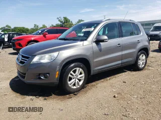 2011 Volkswagen Tiguan SE with VIN WVGAV7AX3BW526614, listed as a Copart auction lot 61632695 with 134,189 mi miles and Salvage title. Bid and sale history available at DreamBid. Image 1.