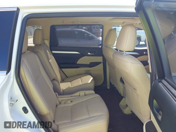 2019 Toyota Highlander SE with VIN 5TDKZRFH7KS551929, listed as a IAAI auction lot 42627458 with 84,117 mi miles and . Bid and sale history available at DreamBid. Image 8.