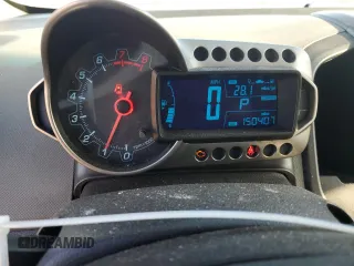 2012 Chevrolet Sonic LS z VIN 1G1JA5SH7C4152574, wystawiony jako Copart lot #43026435 z przebiegiem 150 407 mil mil oraz Szkoda całkowita • Salvage title. Historia ofert i sprzedaży dostępna na DreamBid. Obrazek 9.