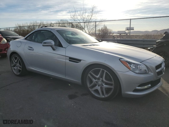 2016 Mercedes-Benz SLK with VIN WDDPK3JA6GF121811, listed as a Copart auction lot 87761705 with NaN miles and Salvage Title. Bid and sale history available at carsss.com. Image 4.
