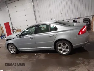 2009 Volvo S80 I6 Turbo with VIN YV1AH992291094101, listed as a IAAI auction lot 41947204 with 137,435 mi miles. Bid and sale history available at carsss.com. Image 14.