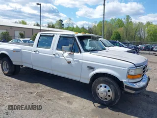1997 Ford F-350 z VIN 1FTJW35G6VEB41367, wystawiony jako IAAI lot #42043096 z przebiegiem 211 503 mil mil oraz . Historia ofert i sprzedaży dostępna na DreamBid. Obrazek 1.