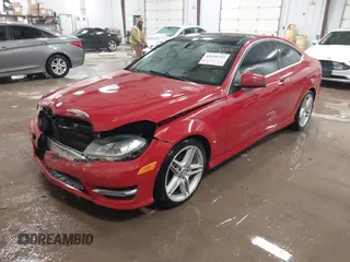 2013 Mercedes-Benz C 250 z VIN WDDGJ4HB4DG043607, wystawiony jako IAAI lot #41598783 z przebiegiem 96 031 mil mil oraz . Historia ofert i sprzedaży dostępna na DreamBid. Obrazek 2.