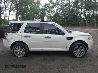 2009 Land Rover LR2 HSE z VIN SALFT24N09H146327, wystawiony jako IAAI lot #42470153 z przebiegiem 152 507 mil mil oraz . Historia ofert i sprzedaży dostępna na DreamBid. Obrazek 12.