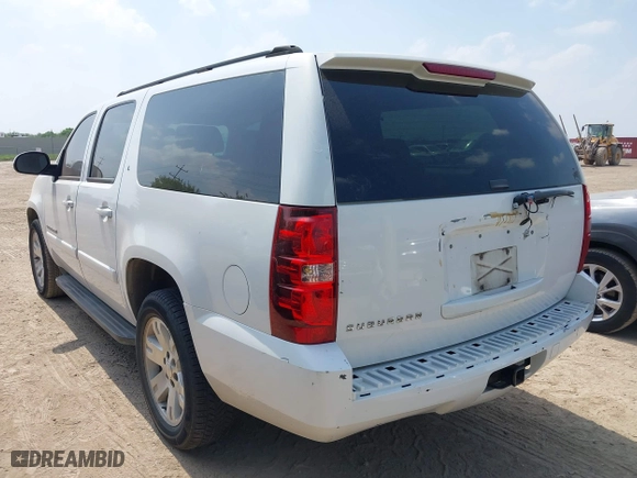 2007 Chevrolet Suburban LT with VIN 3GNFC16J77G136291, listed as a IAAI auction lot 41957476 with 1 mi miles. Bid and sale history available at carsss.com. Image 3.