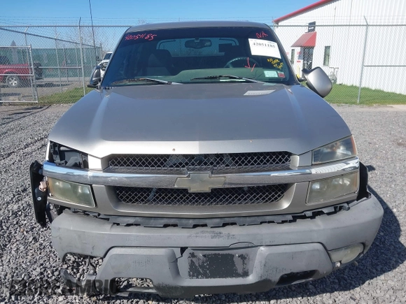 2002 Chevrolet Avalanche with VIN 3GNEK13T62G117177, listed as a IAAI auction lot 42051185 with 212,754 mi miles and . Bid and sale history available at DreamBid. Image 6.