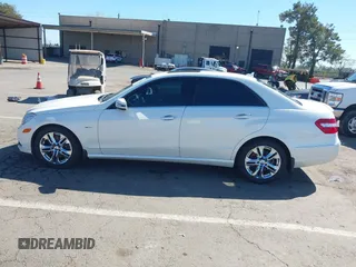 2011 Mercedes-Benz E 350 Luxury z VIN WDDHF2EB6BA505602, wystawiony jako IAAI lot #41859128 z przebiegiem 114 146 mil mil oraz . Historia ofert i sprzedaży dostępna na DreamBid. Obrazek 15.