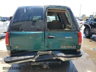 1998 Chevrolet Tahoe with VIN 1GNEC13R4WR131926, listed as a Copart auction lot 61548494 with 354,592 mi miles and Salvage Title. Bid and sale history available at carsss.com. Image 6.