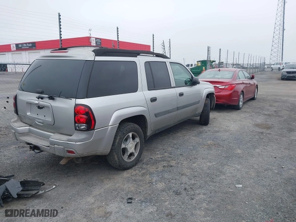 2005 Chevrolet TrailBlazer LS with VIN 1GNES16S956112497, listed as a IAAI auction lot 41486711 with 243,719 mi miles. Bid and sale history available at carsss.com. Image 4.