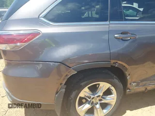 2015 Toyota Highlander Limited with VIN 5TDDKRFH0FS164173, listed as a IAAI auction lot 42323600 with 210,614 mi miles and . Bid and sale history available at DreamBid. Image 17.