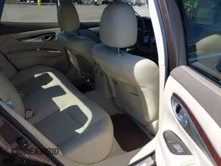 2015 Infiniti Q70 z VIN JN1BY1AR1FM560845, wystawiony jako IAAI lot #42165981 z przebiegiem 75 767 mil mil oraz . Historia ofert i sprzedaży dostępna na DreamBid. Obrazek 8.
