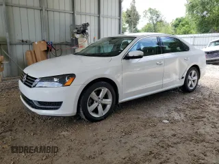 2014 Volkswagen Passat SE z VIN 1VWBT7A34EC075708, wystawiony jako Copart lot #57662405 z przebiegiem 78 077 mil mil oraz Szkody całkowita. Historia ofert i sprzedaży dostępna na DreamBid. Obrazek 1.