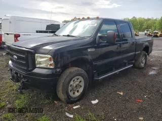 2005 Ford F-250 XL z VIN 1FTSW21515EB80421, wystawiony jako Copart lot #56678805 z przebiegiem 84 203 mil mil oraz Czysty tytuł • Clean title. Historia ofert i sprzedaży dostępna na DreamBid. Obrazek 1.