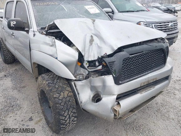 2007 Toyota Tacoma with VIN 5TELU42N07Z436357, listed as a IAAI auction lot 41285063 with 228,128 mi miles. Bid and sale history available at carsss.com. Image 6.