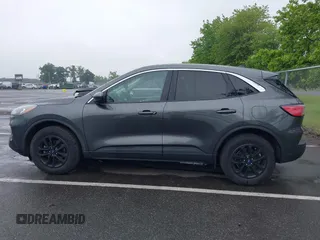 2020 Ford Escape SE z VIN 1FMCU9G65LUC57664, wystawiony jako IAAI lot #42439077 z przebiegiem 48 120 mil mil oraz . Historia ofert i sprzedaży dostępna na DreamBid. Obrazek 14.