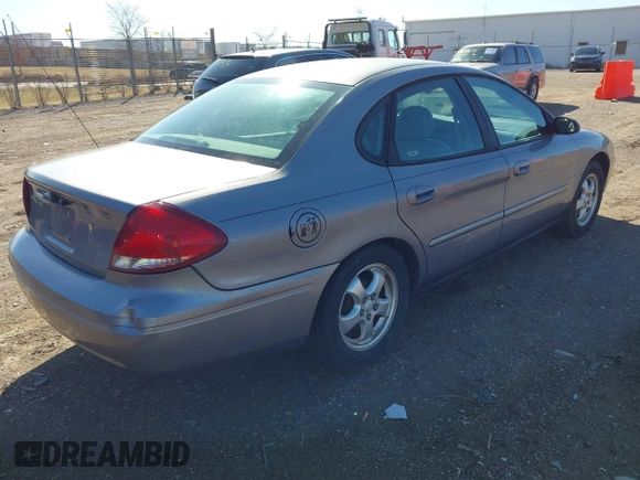 2006 Ford Taurus SE with VIN 1FAFP53U66A195340, listed as a IAAI auction lot 41861775 with 174,226 mi miles. Bid and sale history available at carsss.com. Image 4.