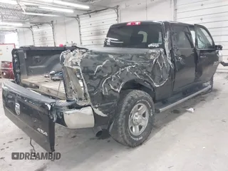 2018 Ram 2500 Tradesman with VIN 3C6UR5CL8JG206620, listed as a IAAI auction lot 42016772 with 91,446 mi miles and . Bid and sale history available at DreamBid. Image 4.