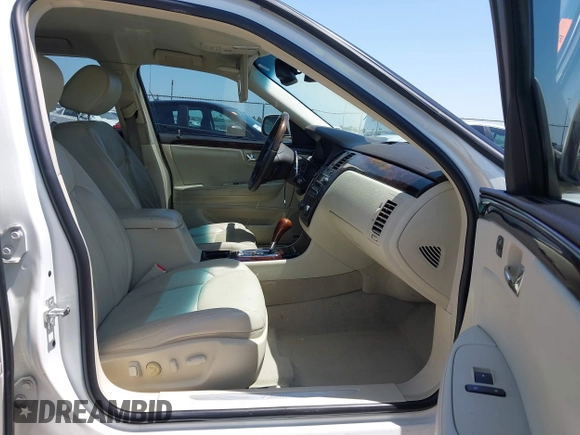 2008 Cadillac DTS 1SC with VIN 1G6KD57Y88U190045, listed as a IAAI auction lot 41994989 with 96,714 mi miles and . Bid and sale history available at carsss.com. Image 5.