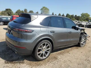 2021 Porsche Cayenne S with VIN WP1AB2AY8MDA27989, listed as a Copart auction lot 71258374 with 19,435 mi miles and Salvage title. Bid and sale history available at DreamBid. Image 3.