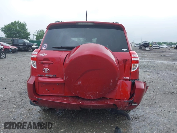 2010 Toyota RAV4 Limited z VIN JTMDF4DVXA5027336, wystawiony jako IAAI lot #42264028 z przebiegiem 118 122 mil mil oraz . Historia ofert i sprzedaży dostępna na DreamBid. Obrazek 15.