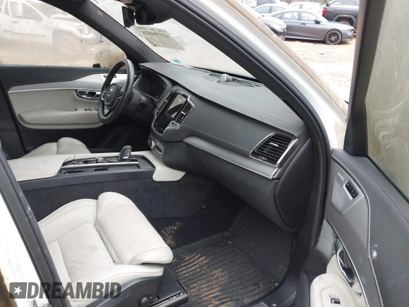2022 Volvo XC90 R-Design with VIN YV4BR0CM1N1808448, listed as a IAAI auction lot 41196028 with 42,062 mi miles and . Bid and sale history available at DreamBid. Image 5.