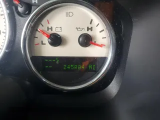 2005 Ford F-150 XLT с VIN 1FTPW12545FA79608, выставлен на аукционе Copart как лот 55271705 с пробегом 245 004 миль миль и Списание • Salvage title. История ставок и продаж доступна на DreamBid. Изображение 9.