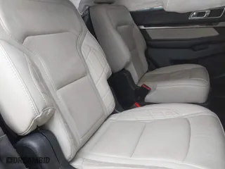 2017 Ford Explorer Platinum with VIN 1FM5K8HT9HGC91593, listed as a IAAI auction lot 41878996 with 121,932 mi miles. Bid and sale history available at carsss.com. Image 8.