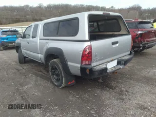 2008 Toyota Tacoma with VIN 5TEUU42N08Z469915, listed as a IAAI auction lot 41807203 with 177,699 mi miles and . Bid and sale history available at DreamBid. Image 3.