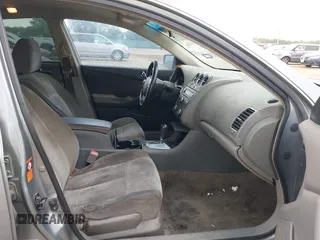 2009 Nissan Altima 2.5 z VIN 1N4AL21E79N424119, wystawiony jako IAAI lot #42278226 z przebiegiem 210 342 mil mil oraz . Historia ofert i sprzedaży dostępna na DreamBid. Obrazek 5.