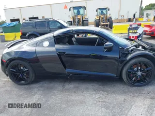 2014 Audi R8 z VIN WUAAUAFG6EN001685, wystawiony jako IAAI lot #41816821 z przebiegiem 19 588 mil mil oraz . Historia ofert i sprzedaży dostępna na DreamBid. Obrazek 14.