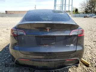 2024 Tesla Model Y Long Range with VIN 7SAYGDEE4RF990274, listed as a Copart auction lot 54239025 with 8,726 mi miles and Salvage title. Bid and sale history available at DreamBid. Image 6.