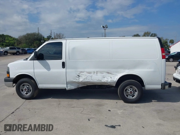 2022 GMC Savana Cargo Van with VIN 1GTW7AFP6N1220762, listed as a IAAI auction lot 41596612 with 23,305 mi miles. Bid and sale history available at carsss.com. Image 14.
