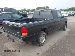 1998 Ford Ranger XL z VIN 1FTYR14U3WTA55366, wystawiony jako IAAI lot #42753120 z przebiegiem 119 629 mil mil oraz . Historia ofert i sprzedaży dostępna na DreamBid. Obrazek 4.