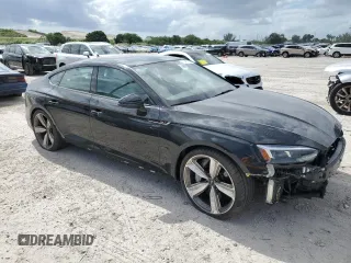 2019 Audi RS 5 Sportback z VIN WUABWCF5XKA900450, wystawiony jako Copart lot #72545583 z przebiegiem 32 832 mil mil oraz . Historia ofert i sprzedaży dostępna na DreamBid. Obrazek 4.