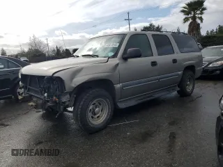 2002 Chevrolet Suburban LS with VIN 1GNEC16T52J182139, listed as a Copart auction lot 45413545 with 447,067 mi miles and Salvage Title. Bid and sale history available at carsss.com. Image 1.