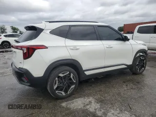 2024 Kia Seltos SX z VIN KNDETCA71R7553593, wystawiony jako Copart lot #51286435 z przebiegiem 23 644 mil mil oraz Szkoda całkowita • Salvage title. Historia ofert i sprzedaży dostępna na DreamBid. Obrazek 3.