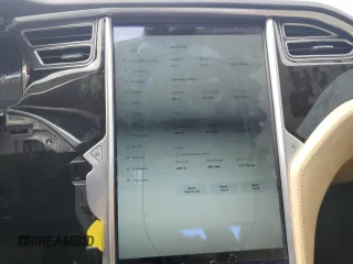 2013 Tesla Model S z VIN 5YJSA1CN8DFP22679, wystawiony jako Copart lot #51812615 z przebiegiem 1 211 mil mil oraz Czysty tytuł • Clean title. Historia ofert i sprzedaży dostępna na DreamBid. Obrazek 9.