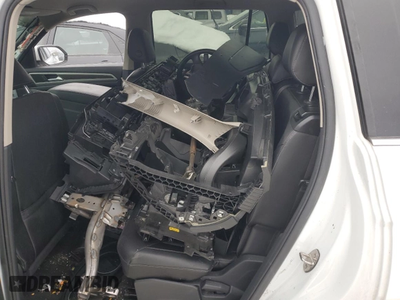 2019 Volkswagen Atlas SE z VIN 1V2UR2CA5KC530987, wystawiony jako Copart lot #45872945 z przebiegiem Nie podano mil oraz Szkoda całkowita • Salvage title. Historia ofert i sprzedaży dostępna na DreamBid. Obrazek 13.