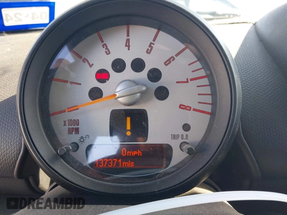 2014 MINI Countryman S z VIN WMWZC3C50EWP51835, wystawiony jako IAAI lot #42338211 z przebiegiem 137 371 mil mil oraz . Historia ofert i sprzedaży dostępna na DreamBid. Obrazek 7.