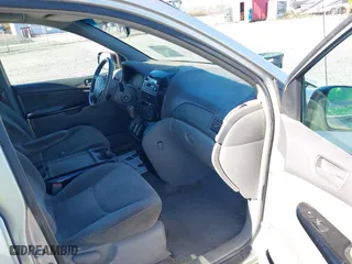 2004 Toyota Sienna LE with VIN 5TDBA23C64S006444, listed as a IAAI auction lot 41885031 with 204,845 mi miles. Bid and sale history available at carsss.com. Image 5.