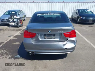 2011 BMW 3 Series 328i xDrive z VIN WBAPK5G52BNN81964, wystawiony jako IAAI lot #42206128 z przebiegiem 118 752 mil mil oraz . Historia ofert i sprzedaży dostępna na DreamBid. Obrazek 16.